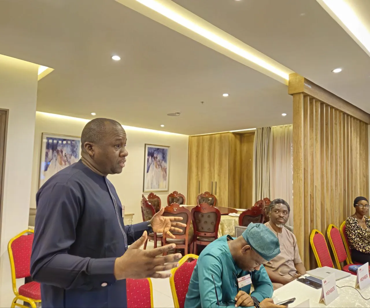 Seun Onakoya facilitating leadership development training in Nigeria