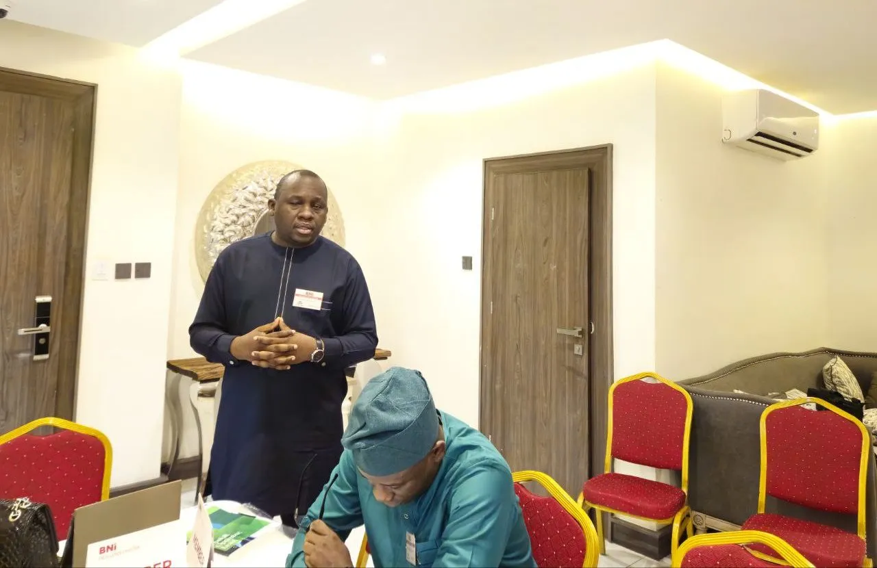 Seun Onakoya delivering leadership training for public servants in Abuja